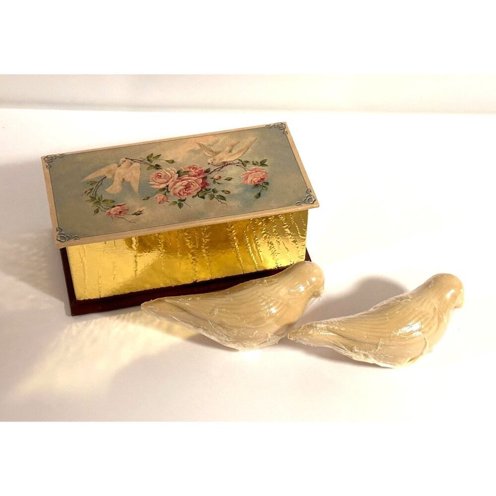 Victorian Trading Co. Sculpted  Scented Guest Soap Dove Set‎ In Decorative Box